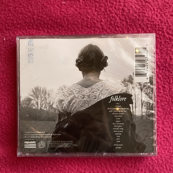 Taylor Swift folklore CD NWT/sealed - Picture 2 of 2